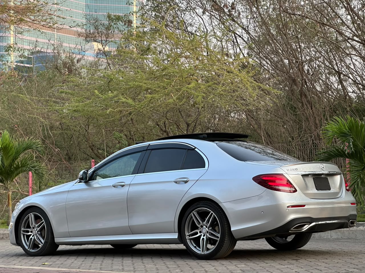 Mercedes-Benz thumbnail 8